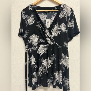 Torrid Floral Faux Wrap Top - Black and White Size 1 Babydoll